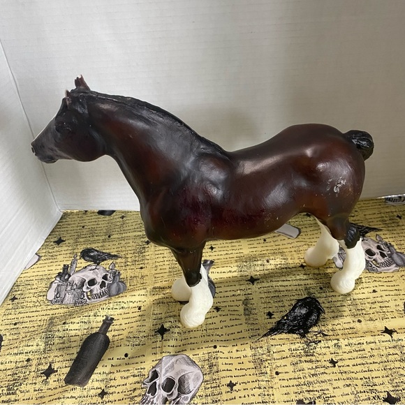 Breyer TSC 2018 80th Anniversary Special Run- Alba Clydesdale Mare Collectible ￼ - Picture 2 of 9